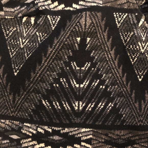 HOLLISTER Tribal Crop Top - Picture 4 of 9